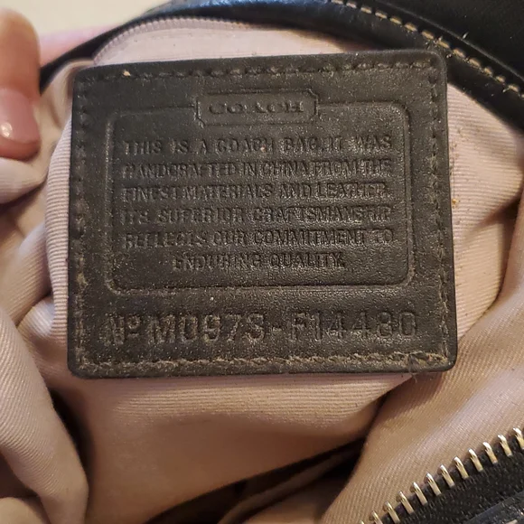 Authentic Coach Signature Horse & Carriage Purse - Picture 3 of 4